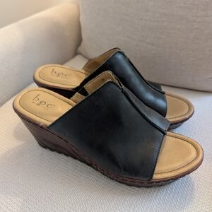 b.o.c. Women's Black Wedge Sandals
